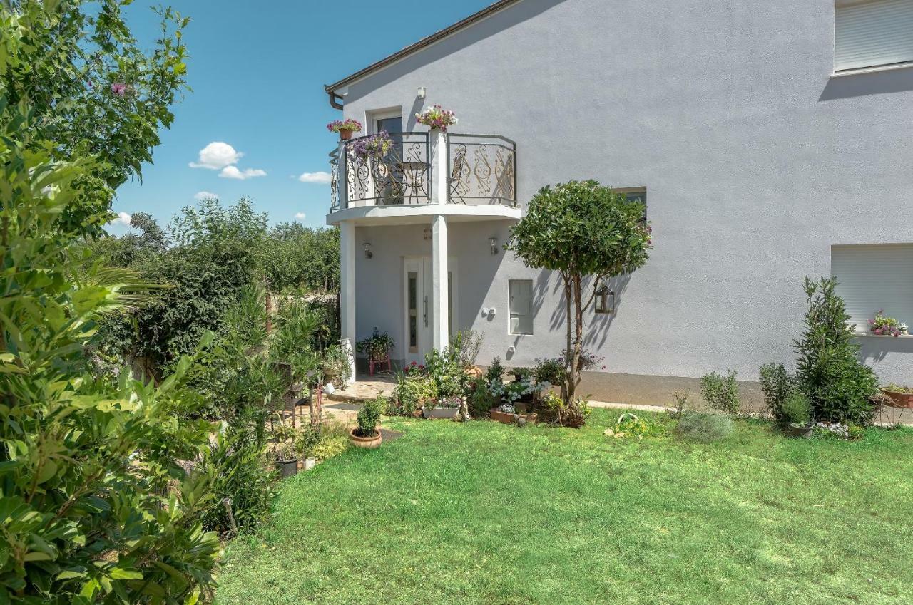 Apartment Lavander 02 Пула Екстериор снимка