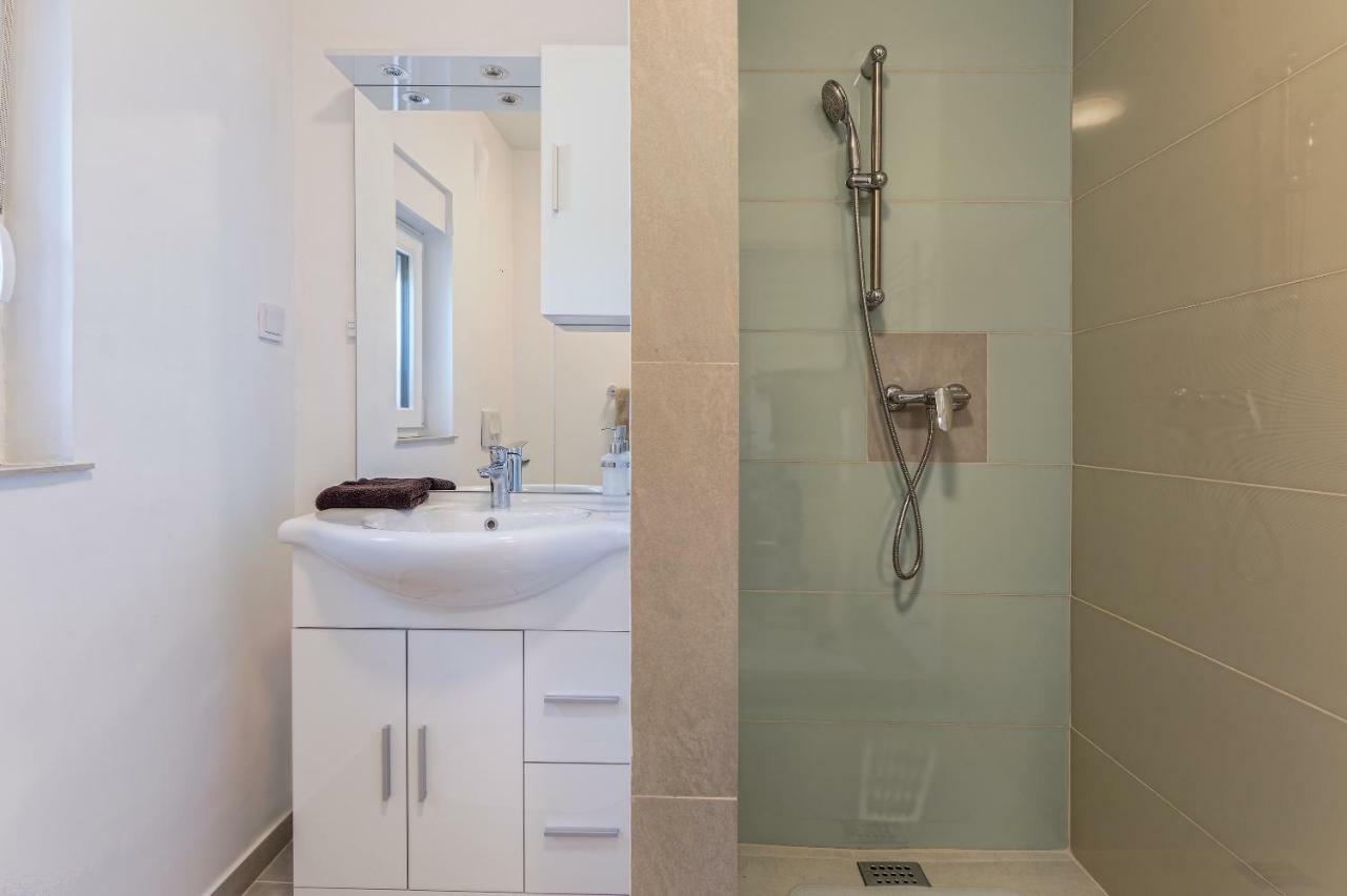 Apartment Lavander 02 Пула Екстериор снимка